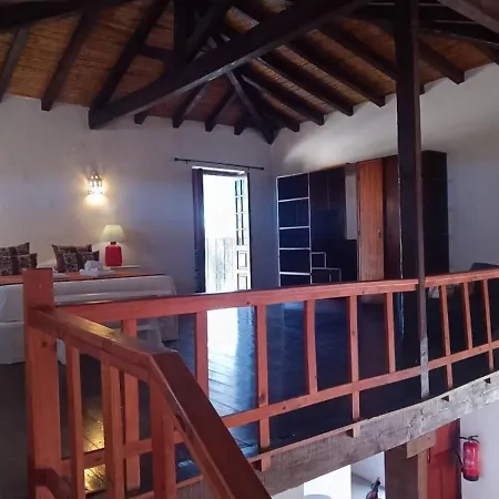 Rustic Countryside Loft With Private Balcony - Casa 8 *