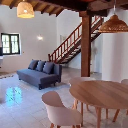 Rustic Countryside Loft With Private Balcony - Casa 8 فيلة